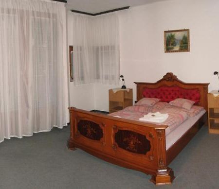 Nadix Panzio Bed & Breakfast Debrecen Luaran gambar